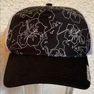 GONGSHOW Youth Black & White Floral Pattern ‘BORN BEAUTY’ Cap Hockey Sports Fan